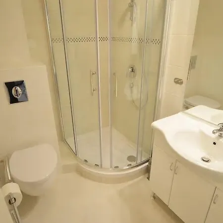 Vila Mate 4*