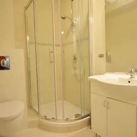 Vila Mate بيت ضيافة روفينج